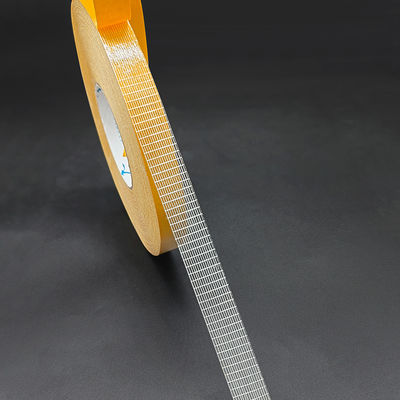 Διπλής όψης ταινία από fiberglass με πρόσφυση ξεφλουδίσματος 72 oz/in, αντοχή σε εφελκυσμό 45 lbs/in και επιμήκυνση κατά τη θραύση 5-7%